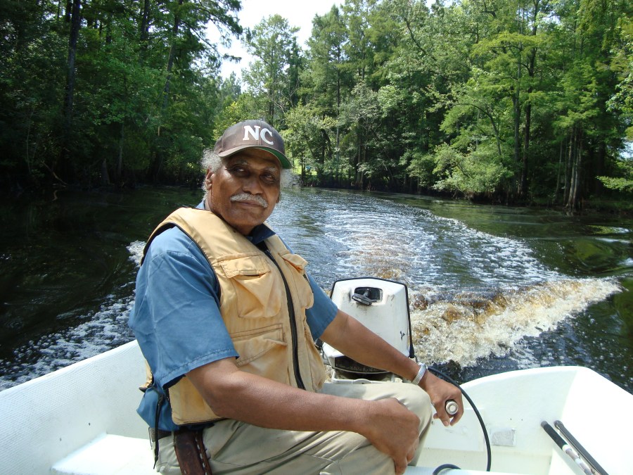 Aug 2009 Boat Fishin' in Jamesville